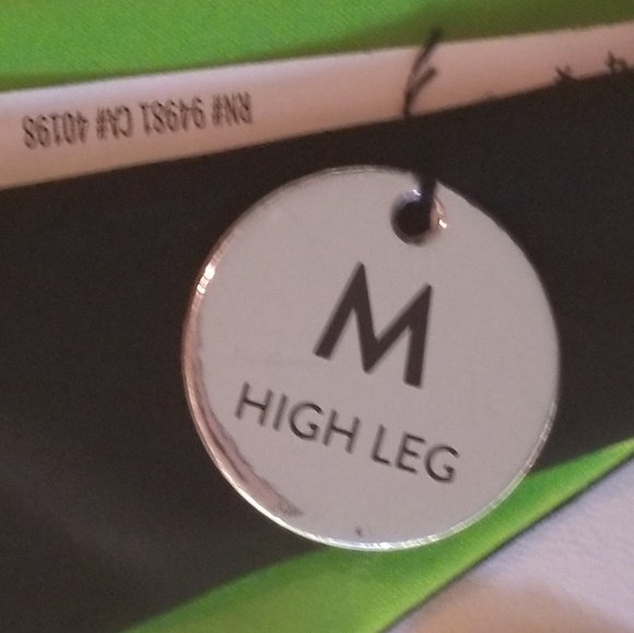 BNWT FULLY REVERSIBLE BIKINI BOTTOM BLK NEON GREEN - Picture 4 of 7